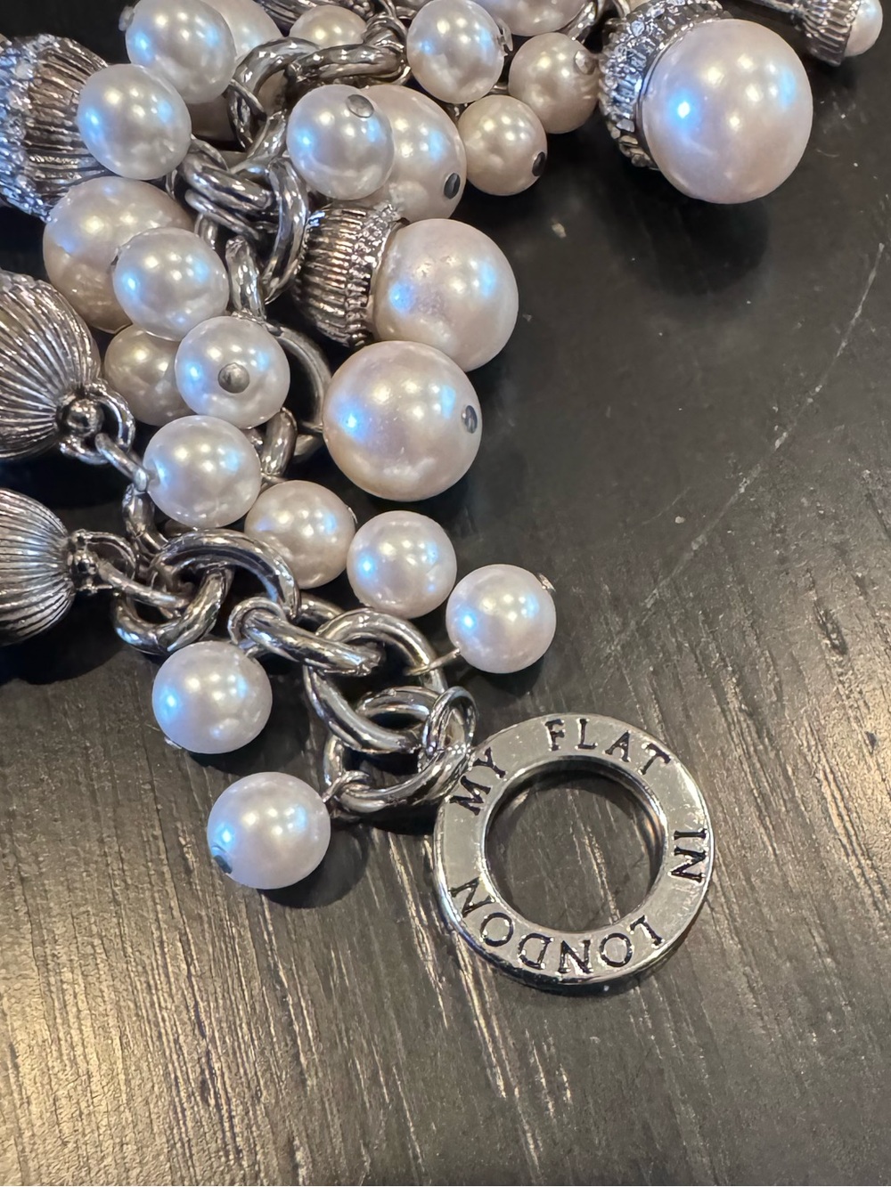 Rare Brighton “My Flat in London” SilverTone Chunky Pearl Charm Bracelet Retired - Picture 9 of 15